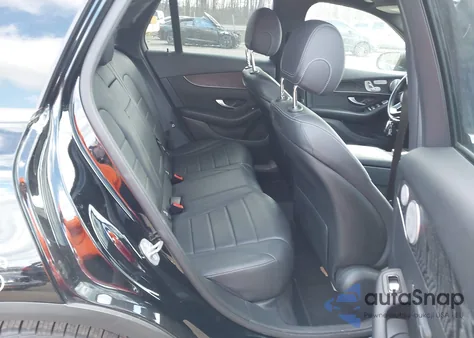 2018 Mercedes-Benz Glc 300 4Matic z USA, uszkodzony, nr VIN WDC0G4KB7JV074130